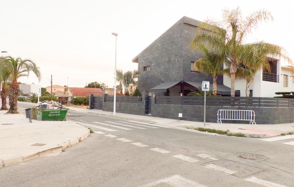 Venta - Terreno urbano - La hoya - La Hoya-Daimes-El Derramador