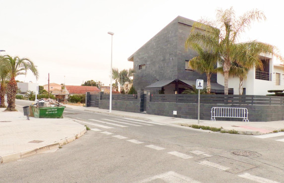 Venta - Terreno urbano - La hoya - La Hoya-Daimes-El Derramador