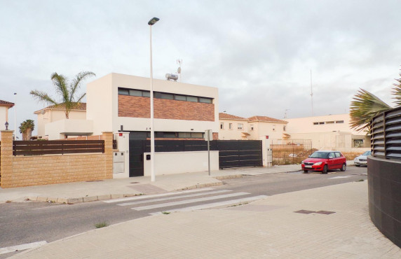 Venta - Terreno urbano - La hoya - La Hoya-Daimes-El Derramador