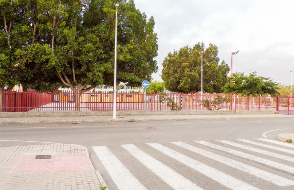 Venta - Terreno urbano - La hoya - La Hoya-Daimes-El Derramador
