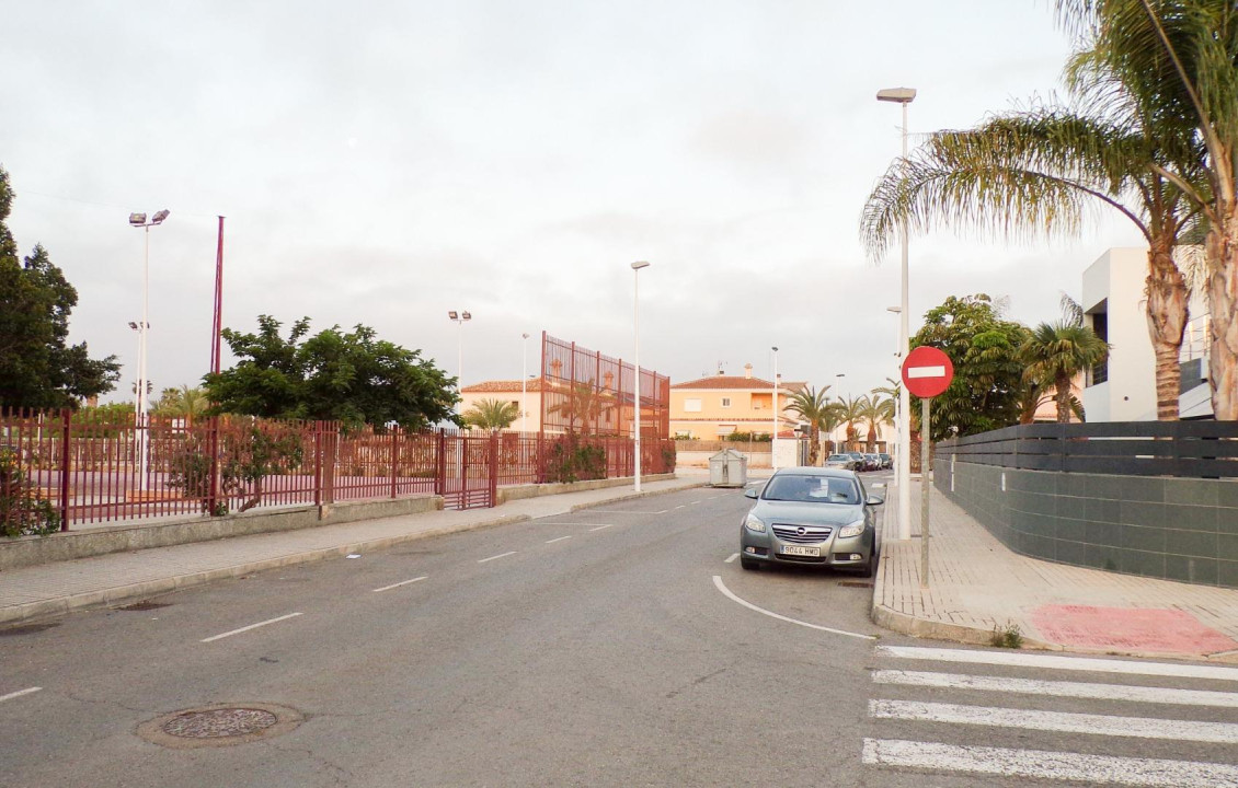 Venta - Terreno urbano - La hoya - La Hoya-Daimes-El Derramador