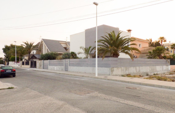 Venta - Terreno urbano - La hoya - La Hoya-Daimes-El Derramador