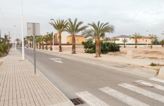 Venta - Terreno urbano - La hoya - La Hoya-Daimes-El Derramador
