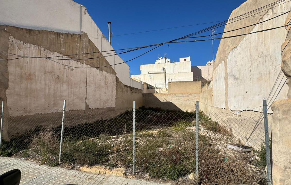 For Sale - Terreno urbano - Torrellano - Centro