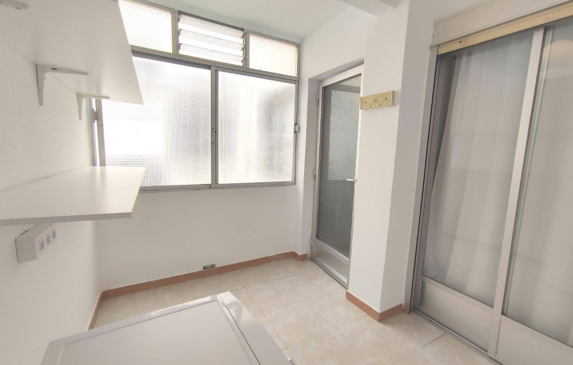 Long term room rental - Flat - Elche - Plaza Crevillente