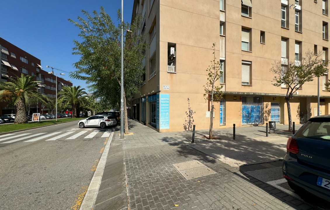 For Sale - Locales - Martorell - Carrer d'Ausiàs March