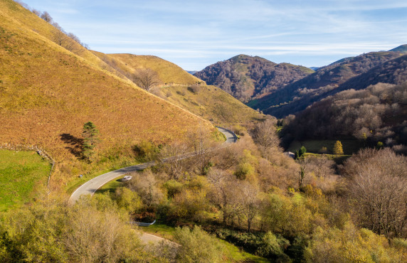 Venta - Pisos - Baztan - QUINTORREAL , carretera na 138 km 20.5